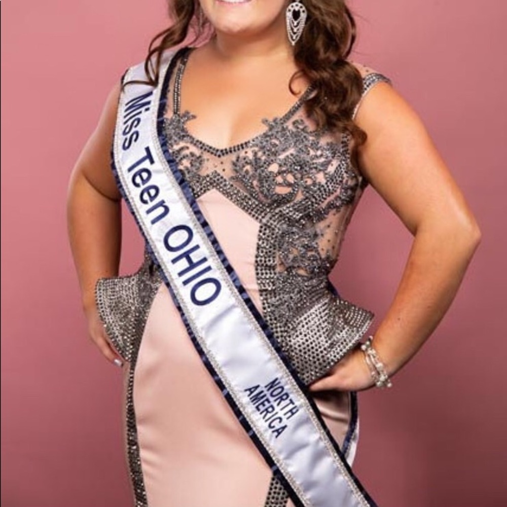 Prom/pageant dress